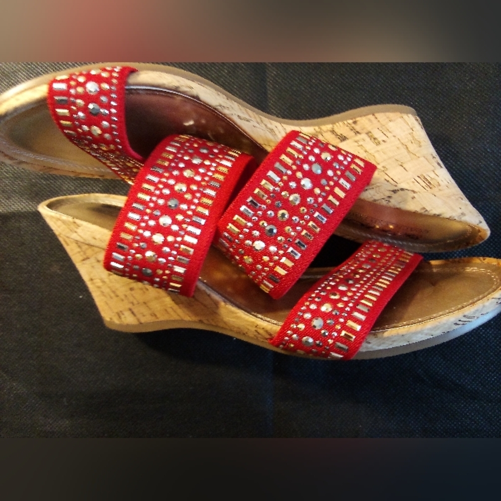 Coach And Four -NWT Cork Wedge Sandals, Two Red Fabric Straps Accented With Gold - Picture 6 of 10